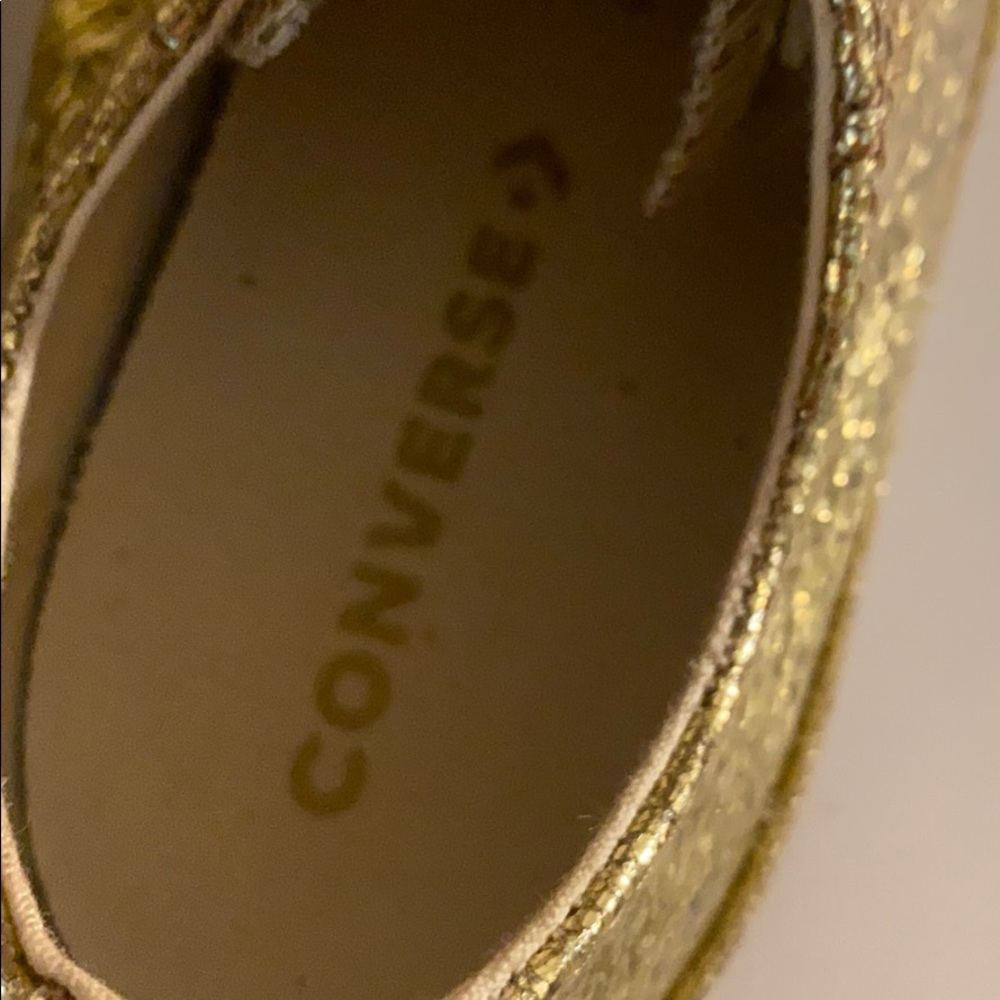 Converse - Picture 2 of 3